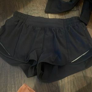 Lululemon hotty hot shorts black size 10 2.5 in